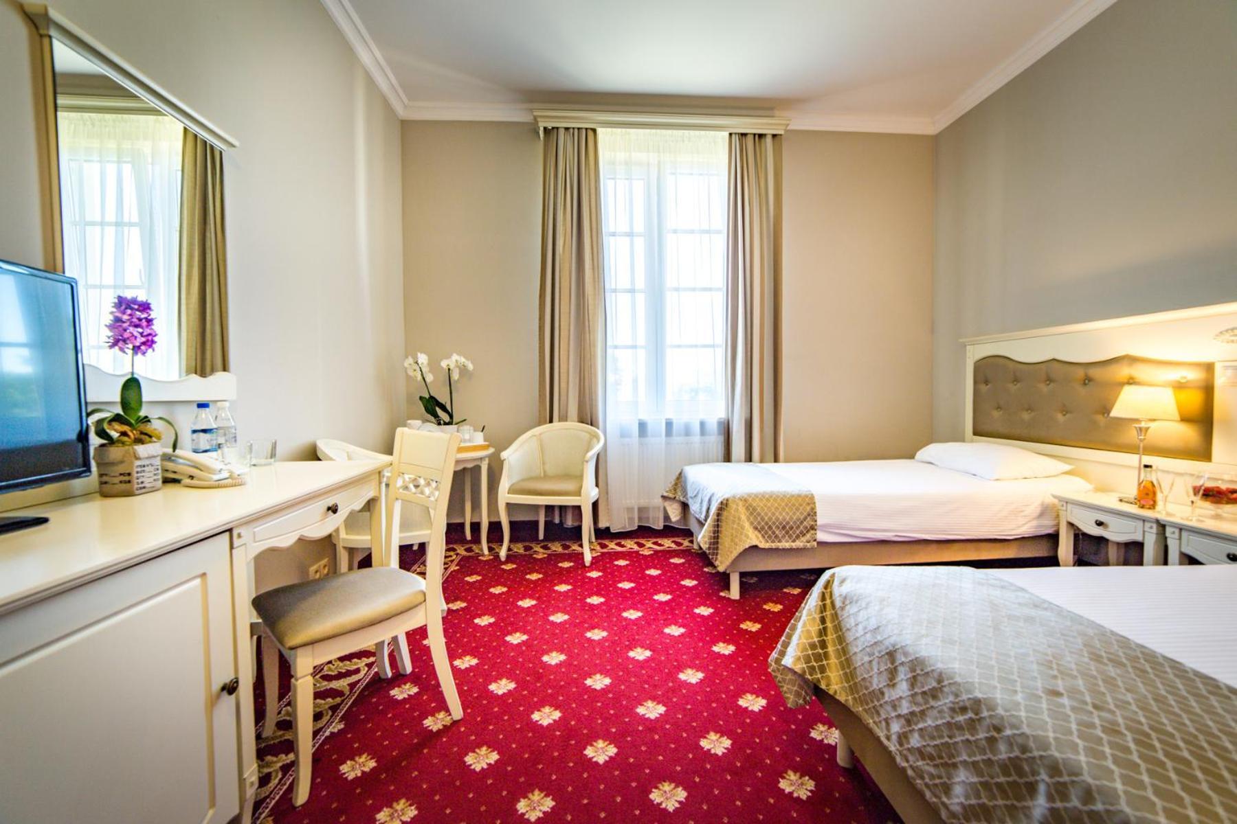 Hotel Sobienie Krolewskie Sobienie Szlacheckie Extérieur photo