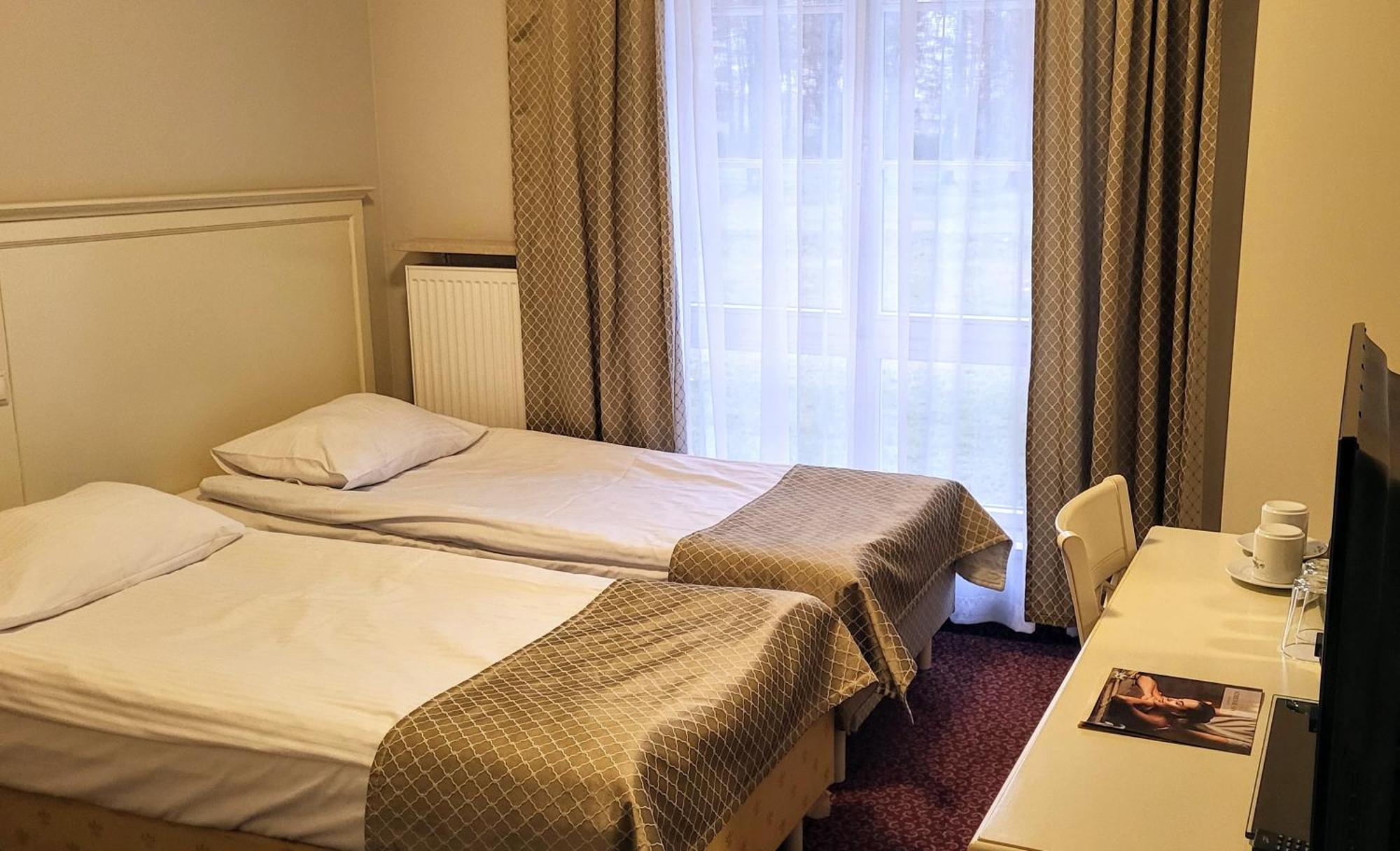 Hotel Sobienie Krolewskie Sobienie Szlacheckie Extérieur photo
