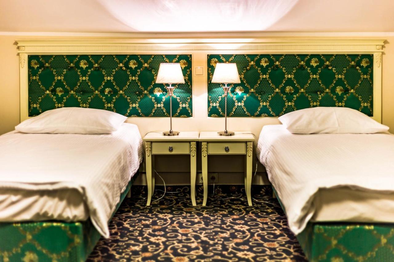 Hotel Sobienie Krolewskie Sobienie Szlacheckie Extérieur photo