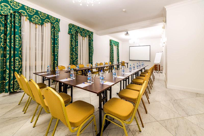 Hotel Sobienie Krolewskie Sobienie Szlacheckie Extérieur photo