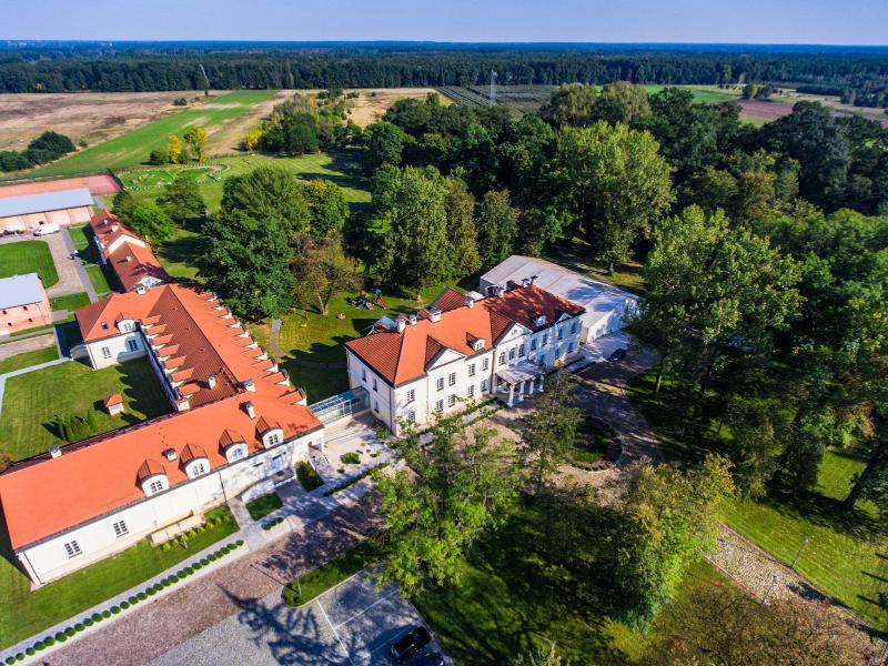 Hotel Sobienie Krolewskie Sobienie Szlacheckie Extérieur photo