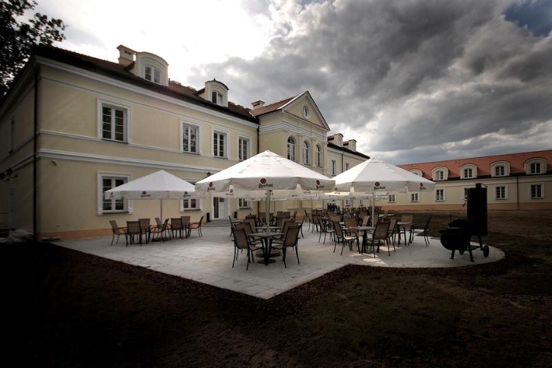Hotel Sobienie Krolewskie Sobienie Szlacheckie Extérieur photo